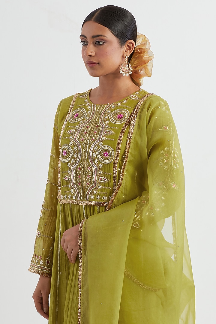 Green Chanderi Hand Embroidered Kurta Set by Ikshita Choudhary at Pernia's Pop Up Shop