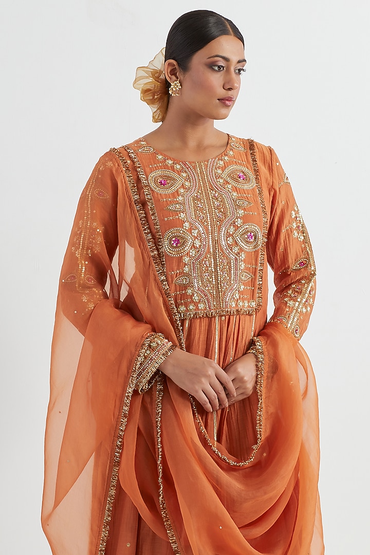 Orange Chanderi Hand Embroidered Kurta Set by Ikshita Choudhary at Pernia's Pop Up Shop