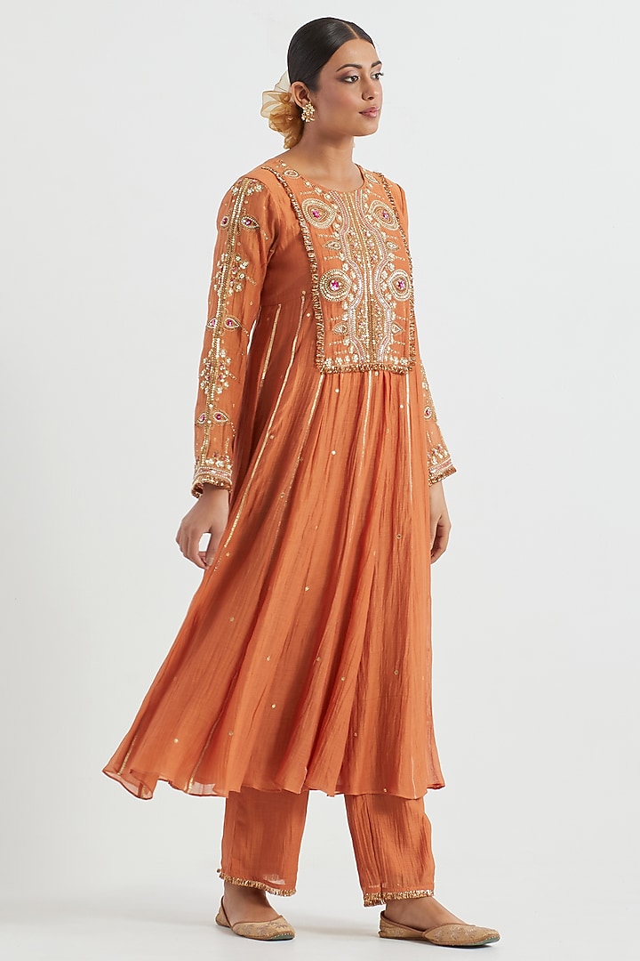 Orange Chanderi Hand Embroidered Kurta Set by Ikshita Choudhary at Pernia's Pop Up Shop