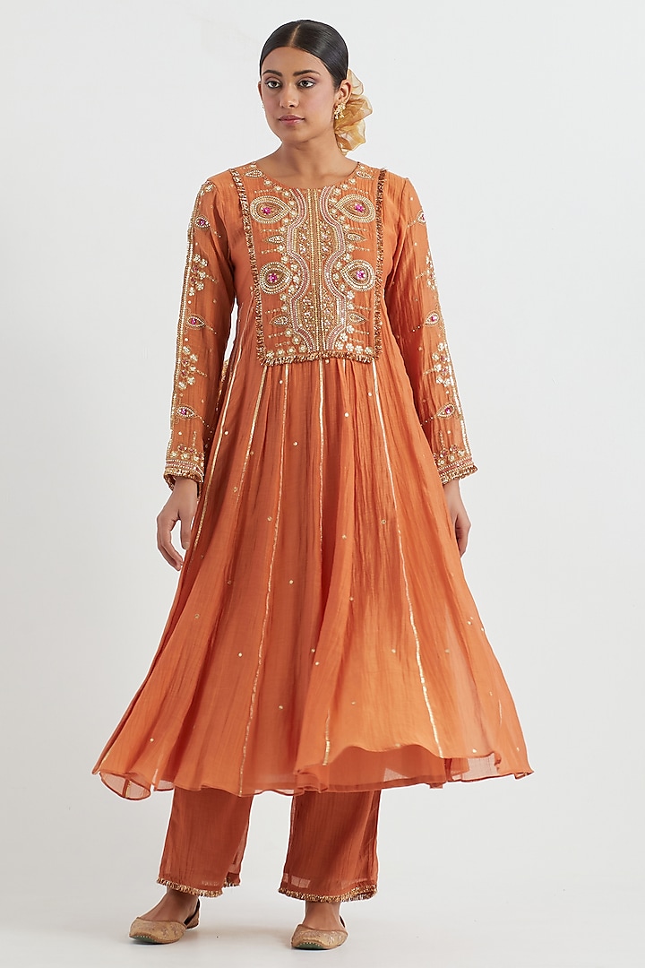 Orange Chanderi Hand Embroidered Kurta Set by Ikshita Choudhary at Pernia's Pop Up Shop