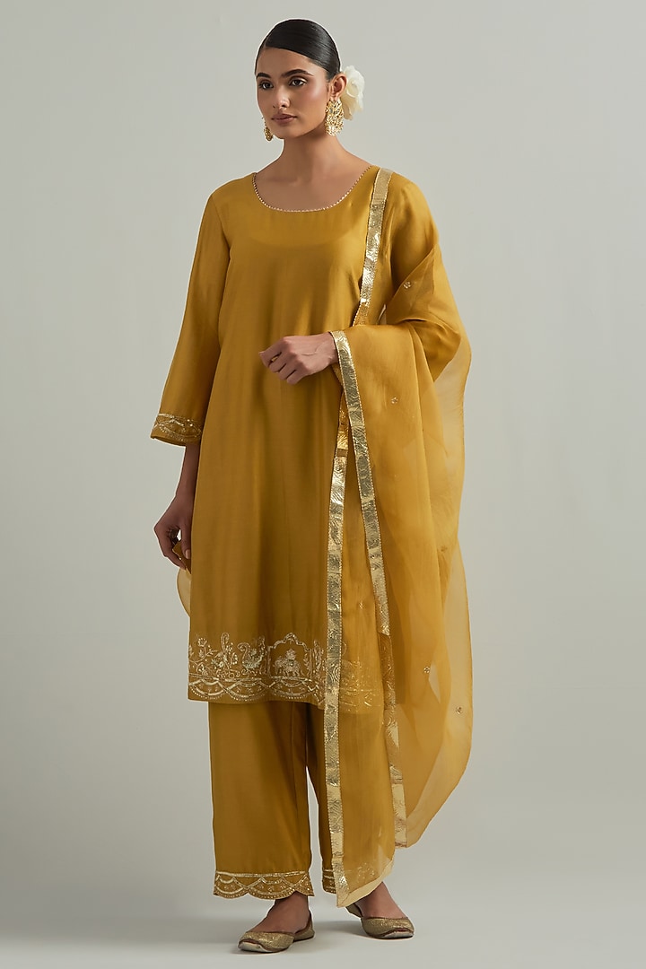 Mustard Chanderi Hand Embroidered Kurta Set by Ikshita Choudhary at Pernia's Pop Up Shop
