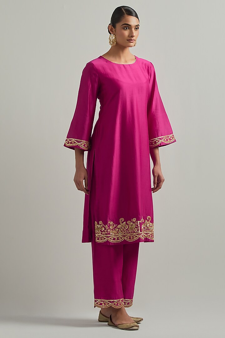 Magenta Chanderi Hand Embroidered Kurta Set by Ikshita Choudhary at Pernia's Pop Up Shop