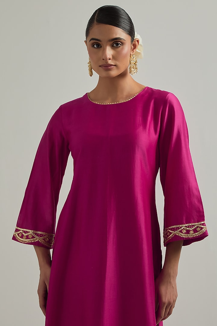 Magenta Chanderi Hand Embroidered Kurta Set by Ikshita Choudhary at Pernia's Pop Up Shop