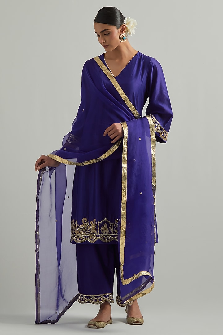 Purple Chanderi Hand Embroidered Kurta Set by Ikshita Choudhary at Pernia's Pop Up Shop