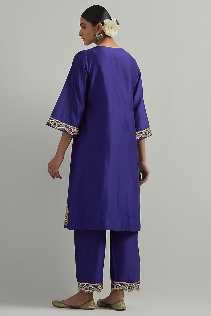 Purple Chanderi Hand Embroidered Kurta Set by Ikshita Choudhary at Pernia's Pop Up Shop