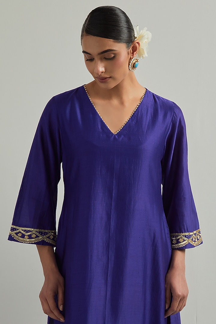 Purple Chanderi Hand Embroidered Kurta Set by Ikshita Choudhary at Pernia's Pop Up Shop