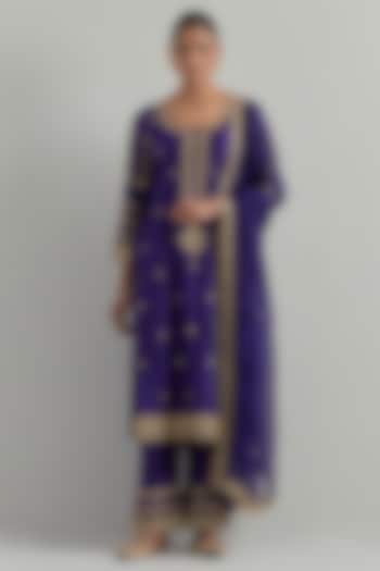 Purple Chanderi Hand Embroidered Kurta Set by Ikshita Choudhary at Pernia's Pop Up Shop