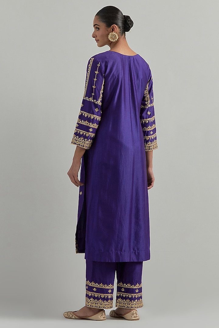 Purple Chanderi Hand Embroidered Kurta Set by Ikshita Choudhary at Pernia's Pop Up Shop