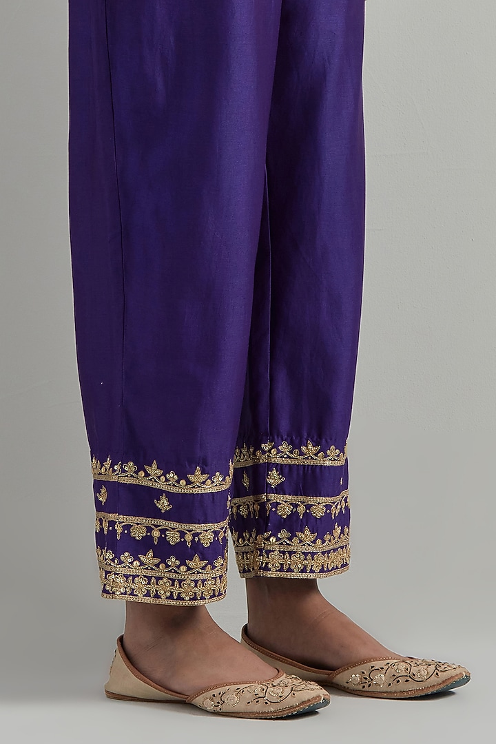 Purple Chanderi Hand Embroidered Kurta Set by Ikshita Choudhary at Pernia's Pop Up Shop