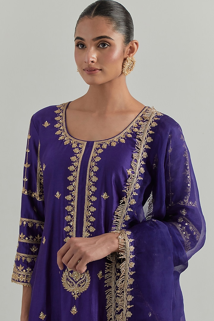 Purple Chanderi Hand Embroidered Kurta Set by Ikshita Choudhary at Pernia's Pop Up Shop