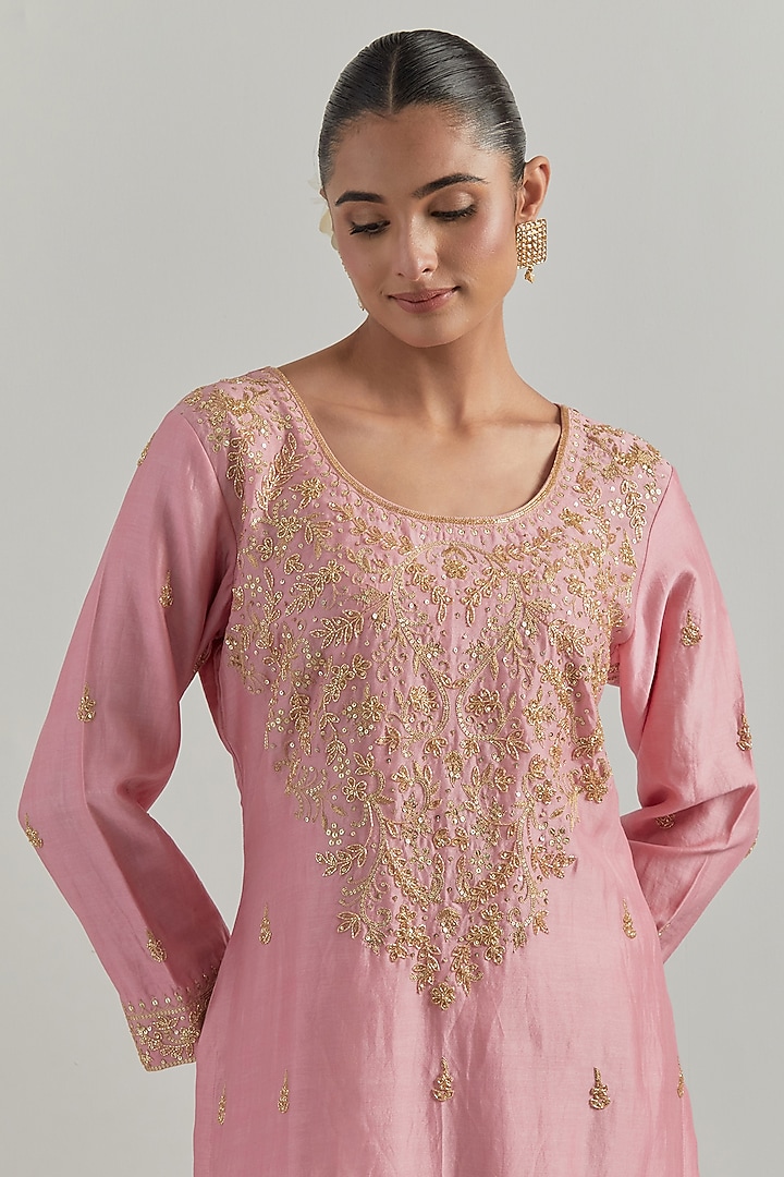 Pink Chanderi Hand Embroidered Kurta Set by Ikshita Choudhary at Pernia's Pop Up Shop