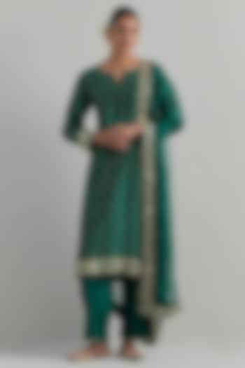 Green Chanderi Hand Embroidered Kurta Set by Ikshita Choudhary at Pernia's Pop Up Shop