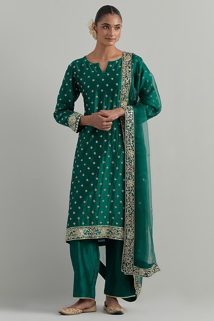 Green Chanderi Hand Embroidered Kurta Set by Ikshita Choudhary at Pernia's Pop Up Shop
