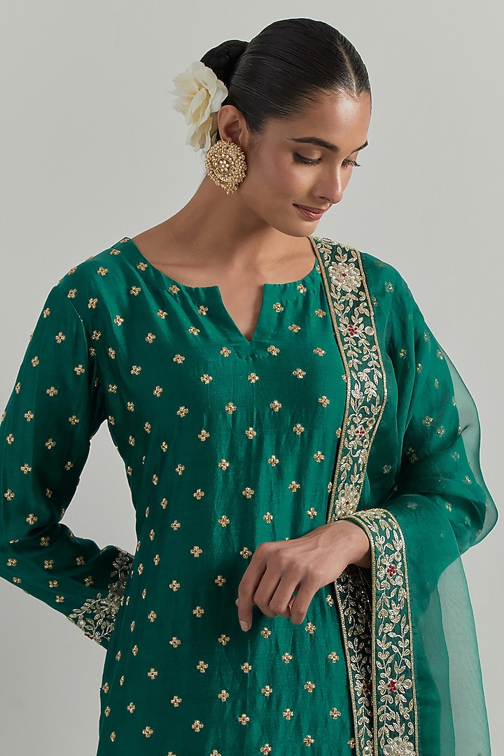 Green Chanderi Hand Embroidered Kurta Set by Ikshita Choudhary at Pernia's Pop Up Shop