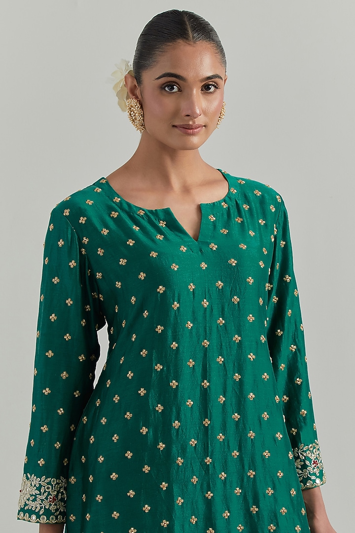 Green Chanderi Hand Embroidered Kurta Set by Ikshita Choudhary at Pernia's Pop Up Shop