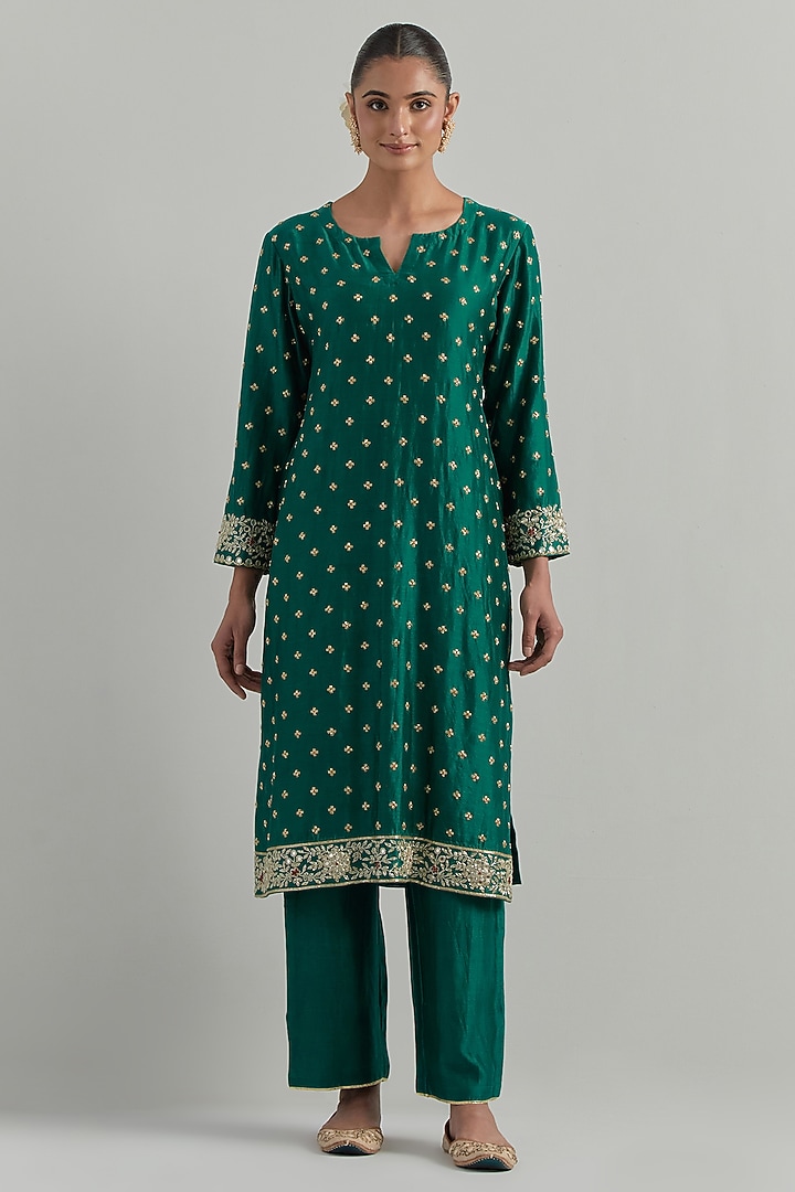 Green Chanderi Hand Embroidered Kurta Set by Ikshita Choudhary at Pernia's Pop Up Shop