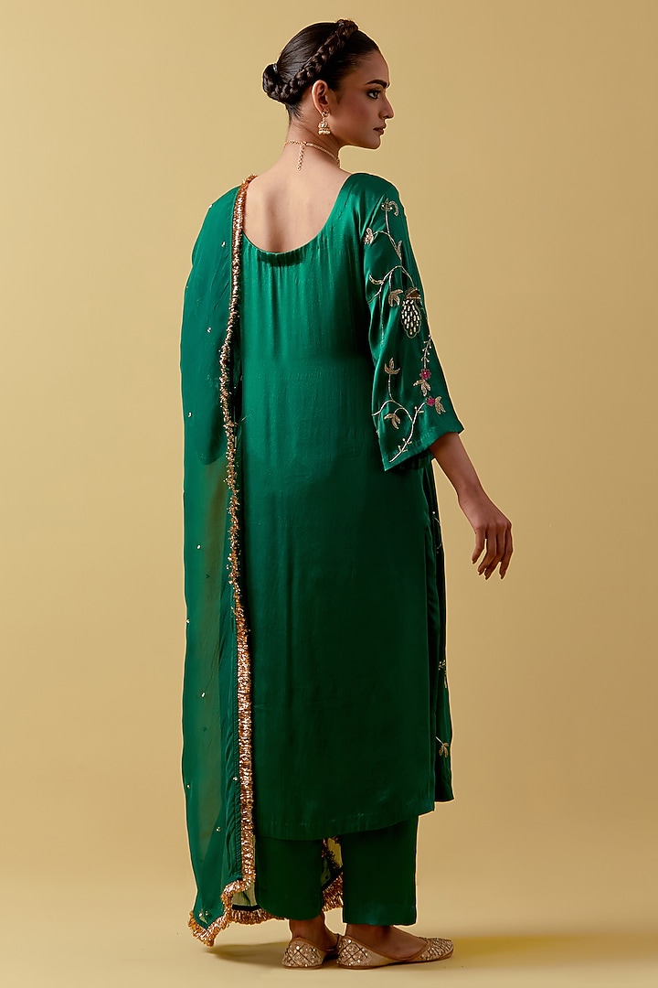 Green Satin Hand Embroidered Kurta Set by Ikshita Choudhary at Pernia's Pop Up Shop
