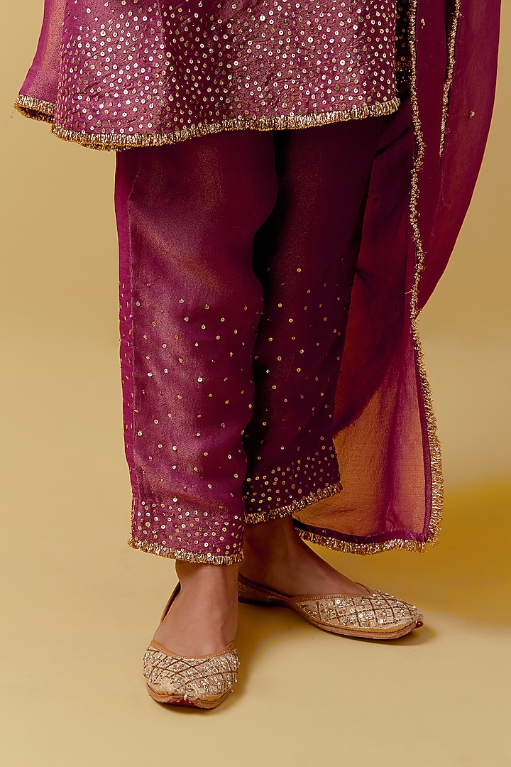 Magenta Shimmer Organza Hand Embroidered Kurta Set by Ikshita Choudhary at Pernia's Pop Up Shop