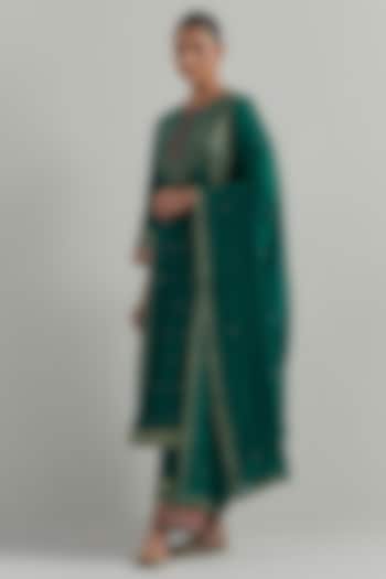 Green Chanderi Hand Embroidered Kurta Set by Ikshita Choudhary at Pernia's Pop Up Shop