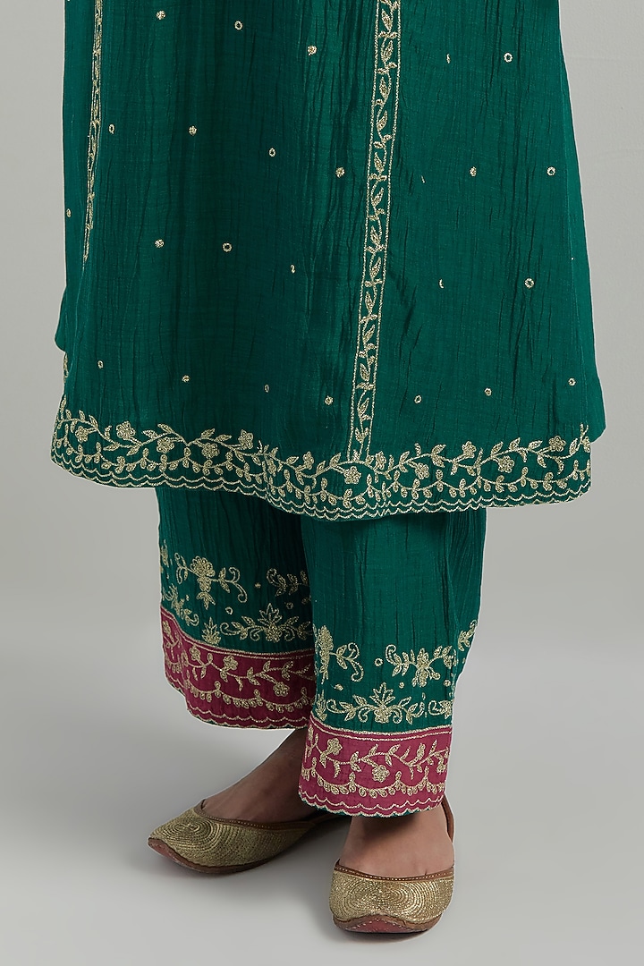 Green Chanderi Hand Embroidered Kurta Set by Ikshita Choudhary at Pernia's Pop Up Shop