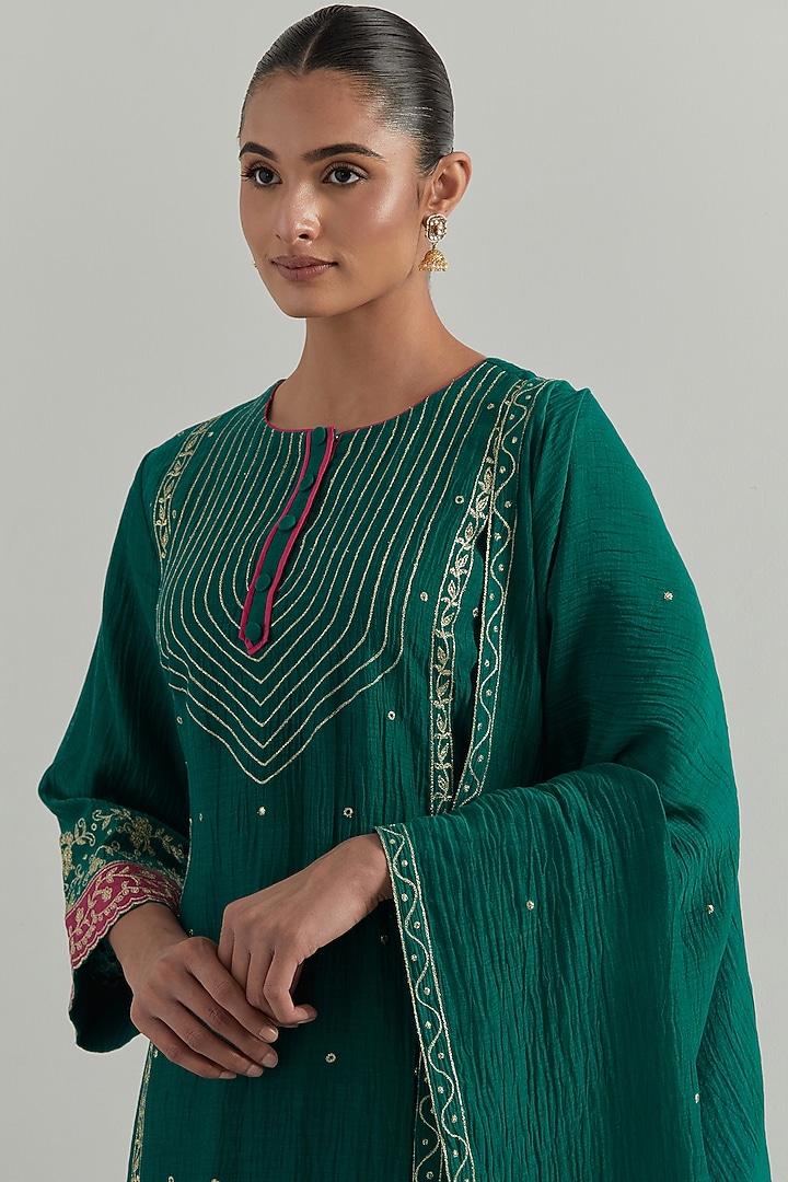 Green Chanderi Hand Embroidered Kurta Set by Ikshita Choudhary at Pernia's Pop Up Shop