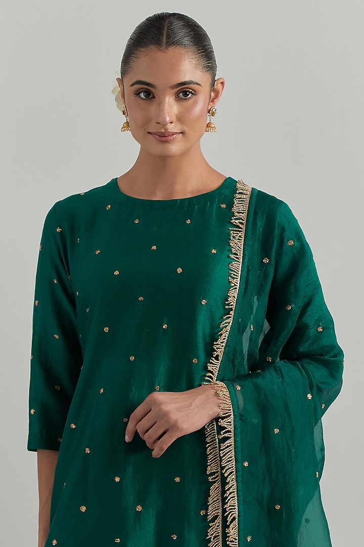 Green Chanderi Hand Embroidered Kurta Set by Ikshita Choudhary at Pernia's Pop Up Shop