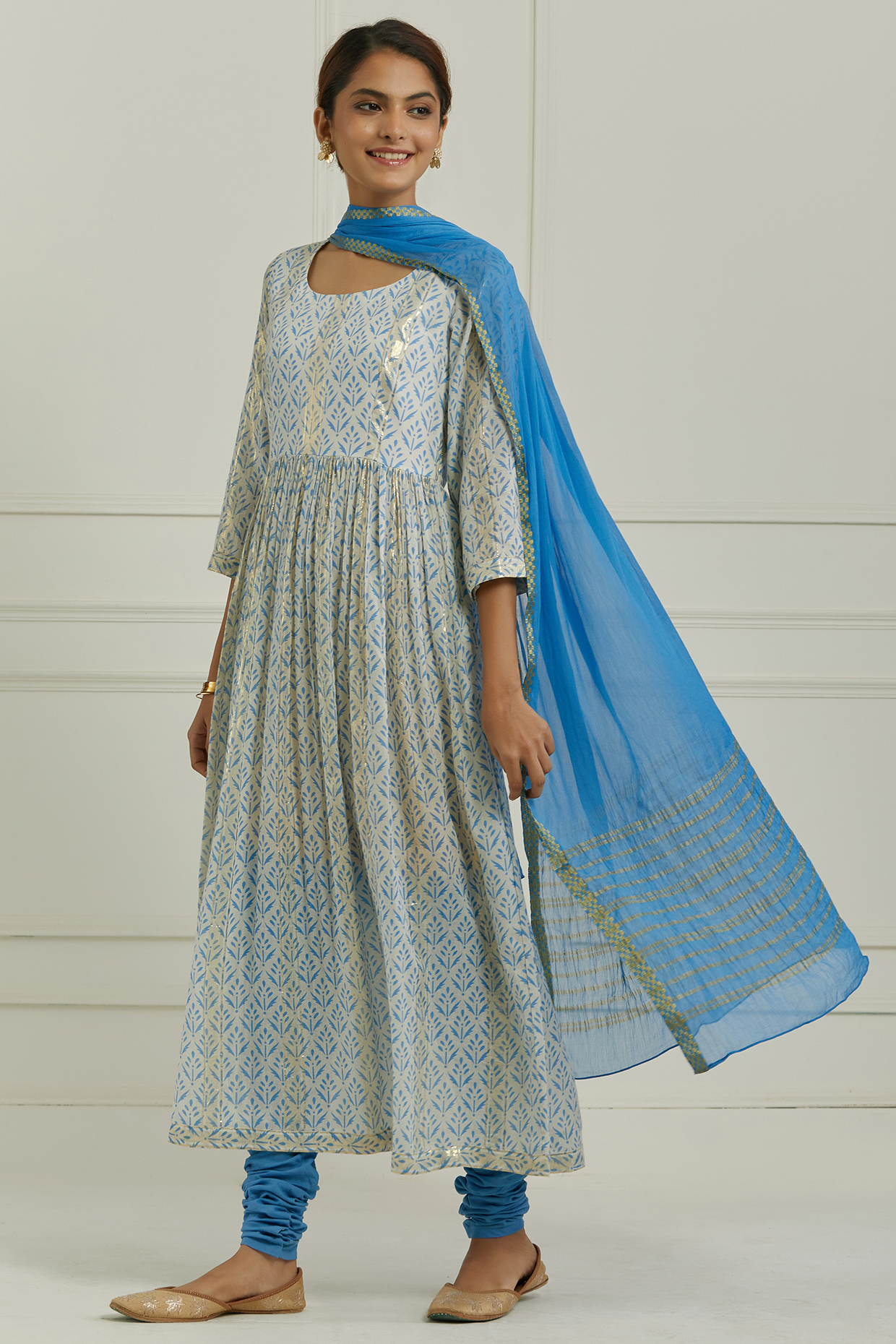 Blue Cotton Printed Kurta Set by Ikshita Choudhary at Pernia's Pop Up Shop