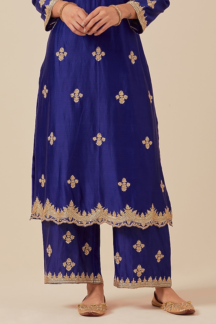 Blue Chanderi Silk Hand Embroidered Kurta Set by Ikshita Choudhary at Pernia's Pop Up Shop