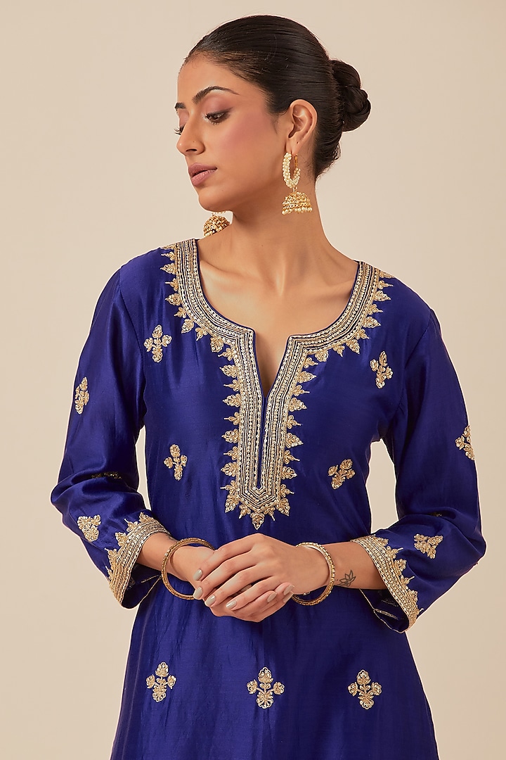 Blue Chanderi Silk Hand Embroidered Kurta Set by Ikshita Choudhary at Pernia's Pop Up Shop