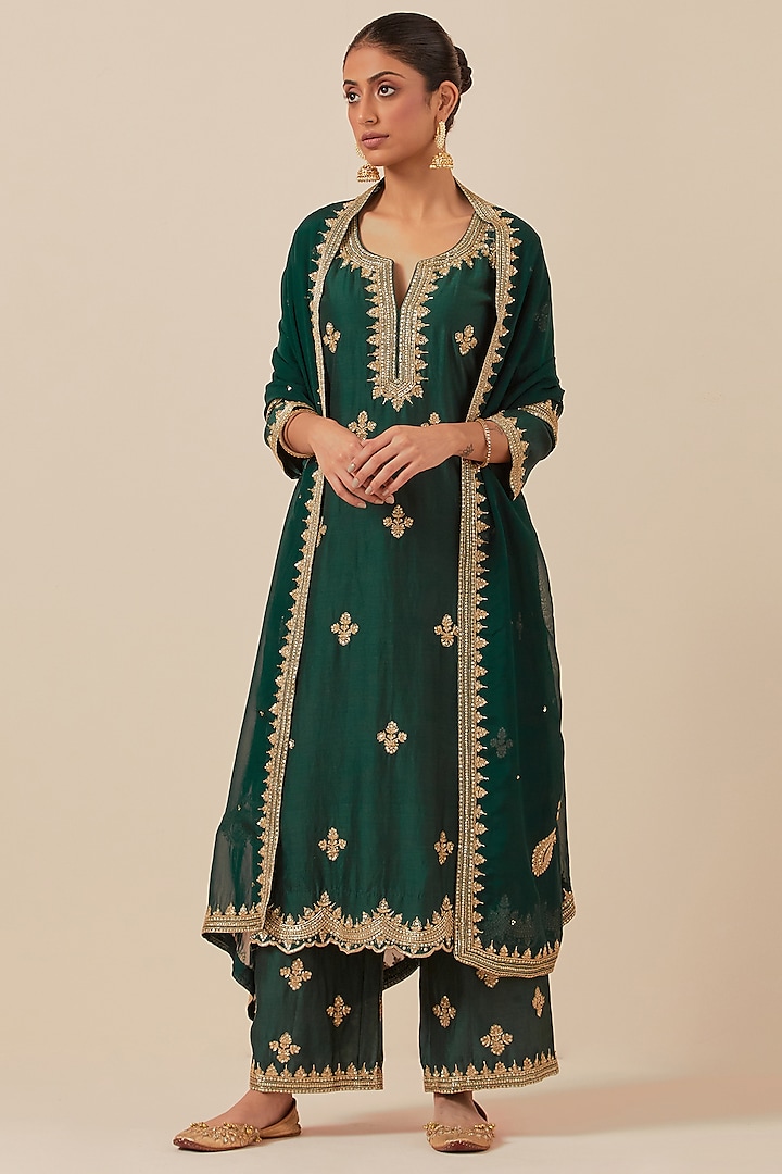 Green Chanderi Silk Hand Embroidered Kurta Set by Ikshita Choudhary at Pernia's Pop Up Shop