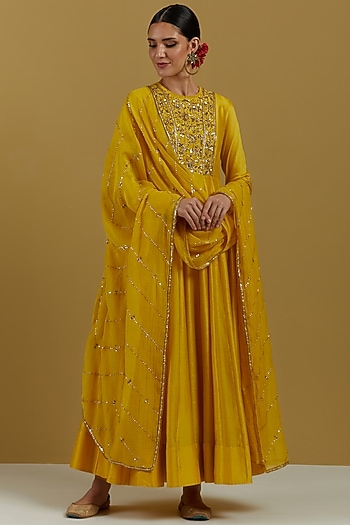 Yellow Embroidered Party Wear Anarkali Set by Ikshita Choudhary at Pernia's Pop Up Shop