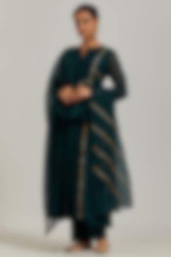 Green Embroidered Kurta Set by Ikshita Choudhary at Pernia's Pop Up Shop