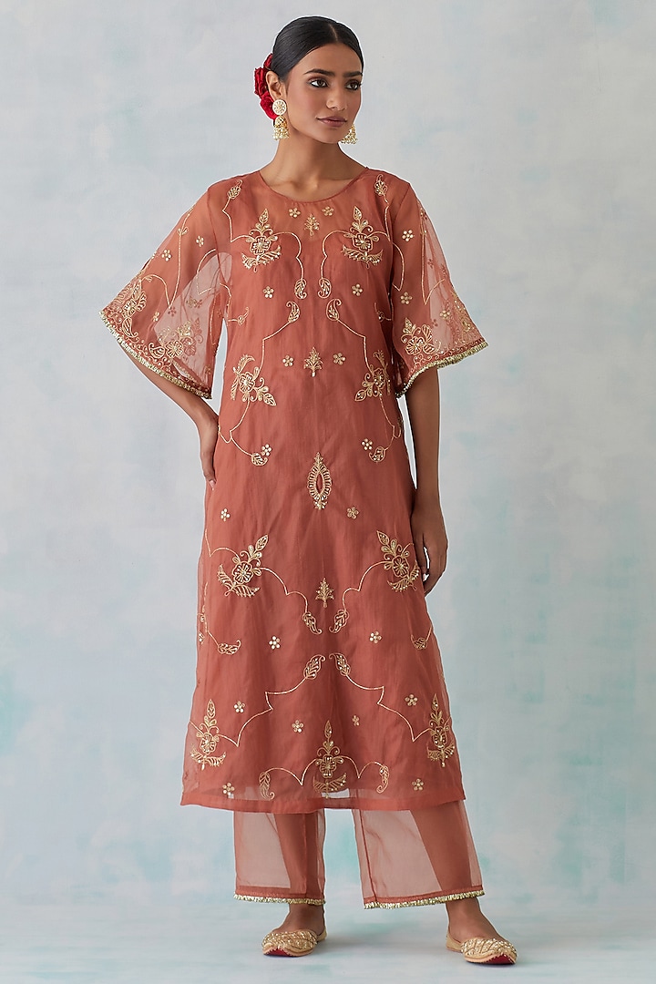 Peach Tissue Organza Embroidered Kurta Set by Ikshita Choudhary at Pernia's Pop Up Shop