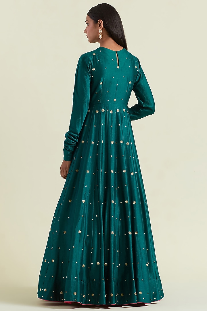 Green Chanderi Hand Embroidered Wedding Anarkali Set by Ikshita Choudhary at Pernia's Pop Up Shop