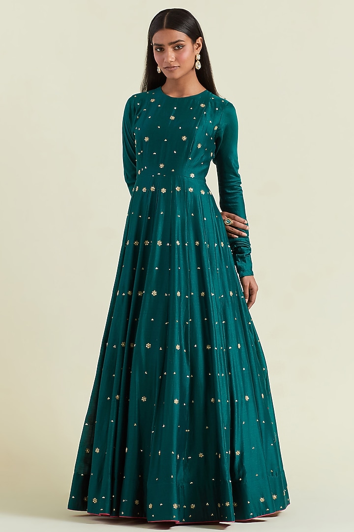Green Chanderi Hand Embroidered Wedding Anarkali Set by Ikshita Choudhary at Pernia's Pop Up Shop