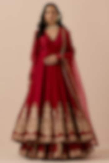 Red Pure Chanderi Hand Embroidered Anarkali Set by Ikshita Choudhary at Pernia's Pop Up Shop