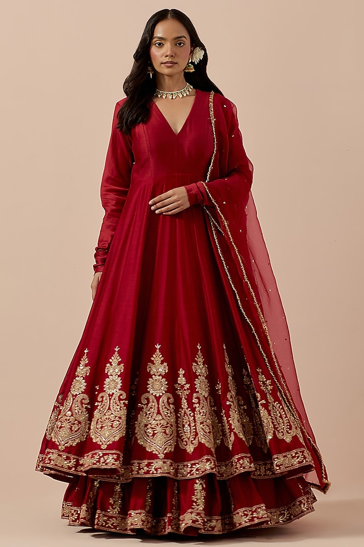 Red Pure Chanderi Hand Embroidered Anarkali Set by Ikshita Choudhary at Pernia's Pop Up Shop