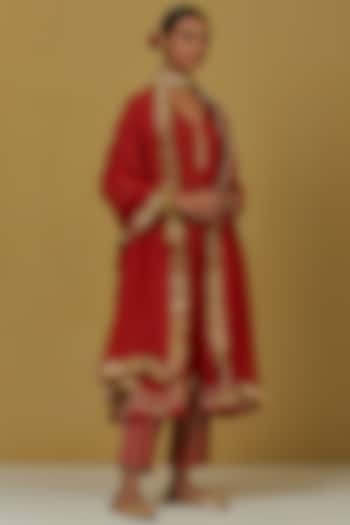 Red Embroidered Kurta Set by Ikshita Choudhary