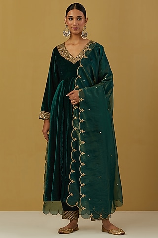 Green Embroidered Kurta Set by Ikshita Choudhary