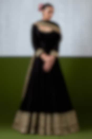 Black Chanderi Hand Embroidered Bridal Anarkali Set by Ikshita Choudhary at Pernia's Pop Up Shop