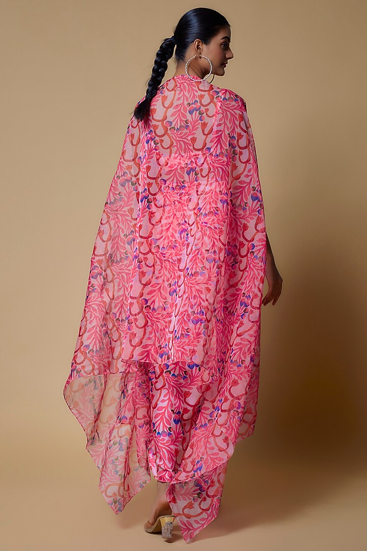 Pink Organza Floral leaf Printed Cape Set by Izzumi Mehta at Pernia's Pop Up Shop