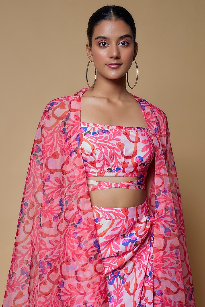 Pink Organza Floral leaf Printed Cape Set by Izzumi Mehta at Pernia's Pop Up Shop