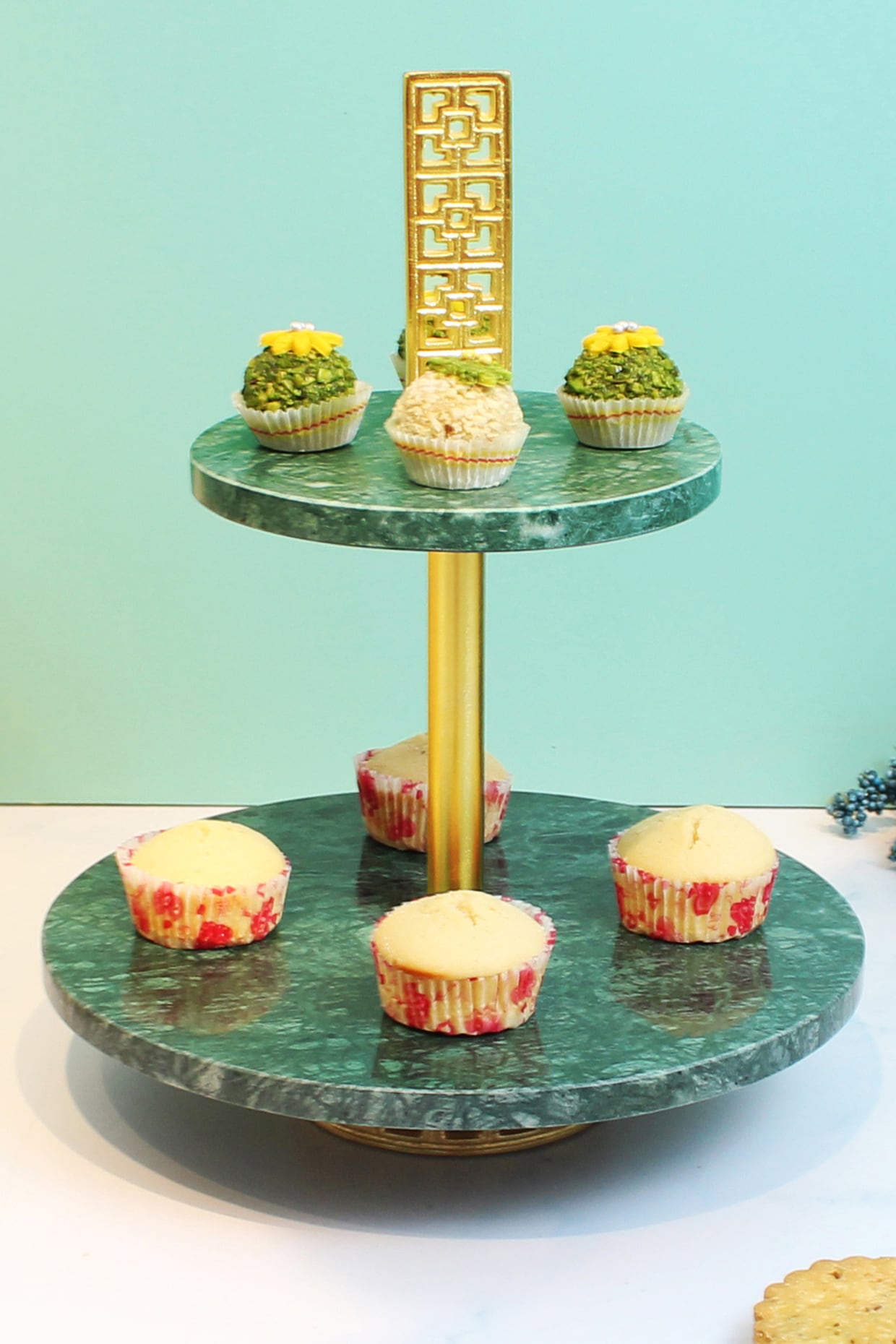 x Green & Gold Marble Buttercream Cake x | Green birthday cakes, Cake  designs birthday, 21st birthday cakes