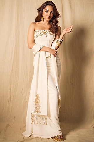 Buy Kiara Advani's Designer Saree, Lehenga, Dresses, Kurti 2026
