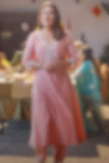 Blush Pink Pure Silk Chanderi Kashmiri Tilla Embroidered A-line Kurta Set by Sheetal Batra at Pernia's Pop Up Shop