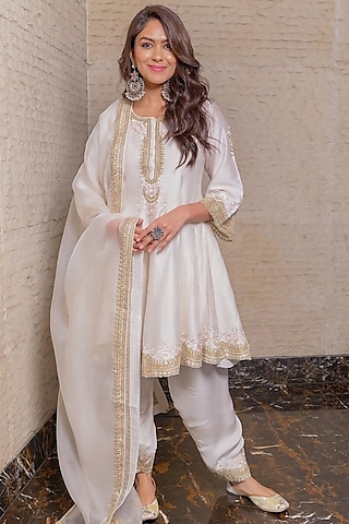 Ivory Pure Silk Chanderi Kashmiri Tilla Embroidered Short Kalidar Kurta Set by Sheetal Batra
