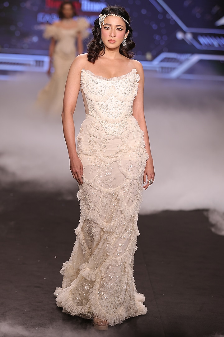 White Chantilly Lace & Tulle Skirt Set by Neeta Lulla at Pernia's Pop Up Shop