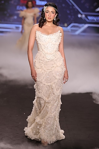 White Chantilly Lace & Tulle Skirt Set by Neeta Lulla