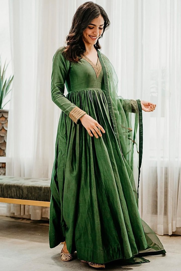 Emerald Green Embroidered Anarkali Set by Nishar Ahmed at Pernia's Pop Up Shop