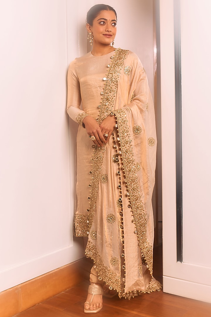 Gold Tissue Hand Embroidered Kurta Set by Arpita Mehta at Pernia's Pop Up Shop